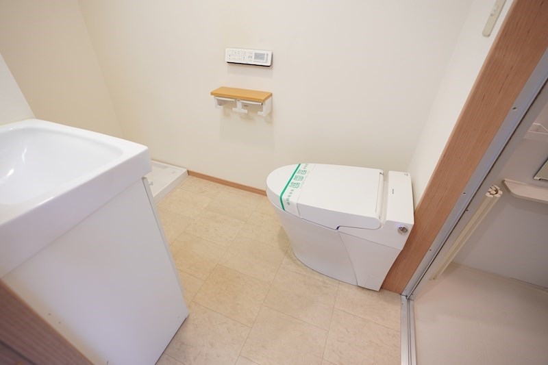 ルネ 勿論ついてます、ウォシュレット！