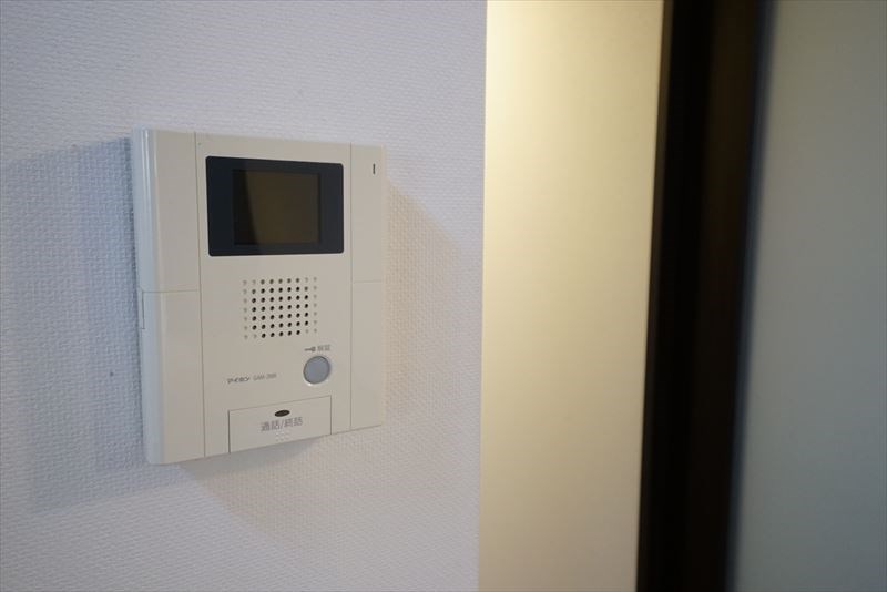 グランズ三軒茶屋 安心のTVモニター付きインターフォンです