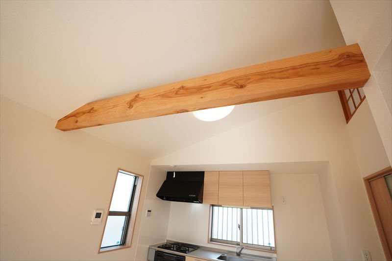 リビングハイムⅢ お部屋に梁があって、それがオシャレ！