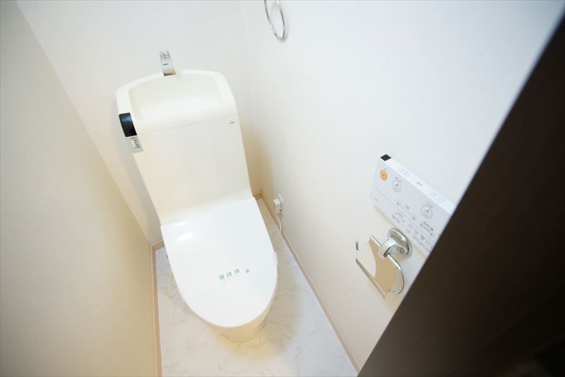 ミカシータ ウォシュレット付きトイレです