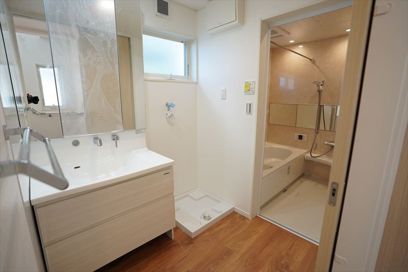 境木本町戸建 広さのある水回り！