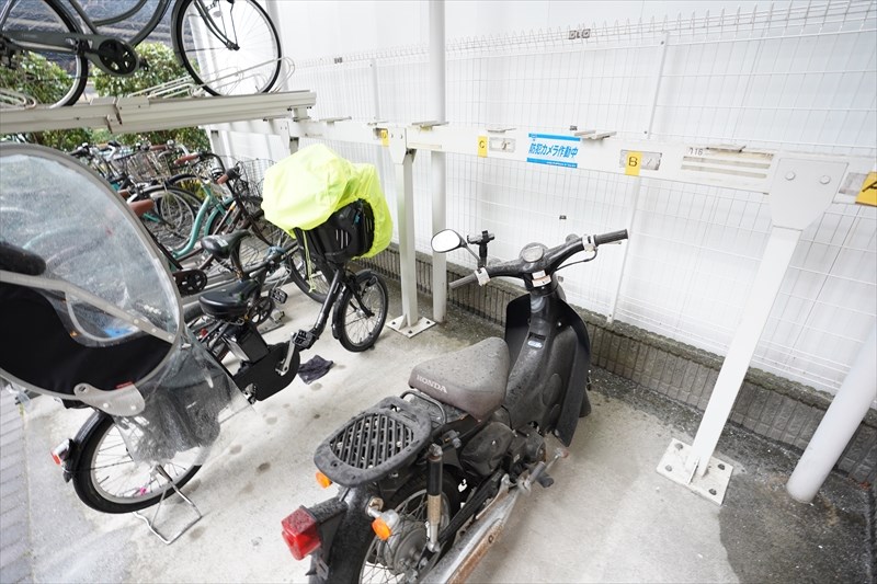ユニロイヤル西早稲田 バイク置場があるなんて！嬉しい！
