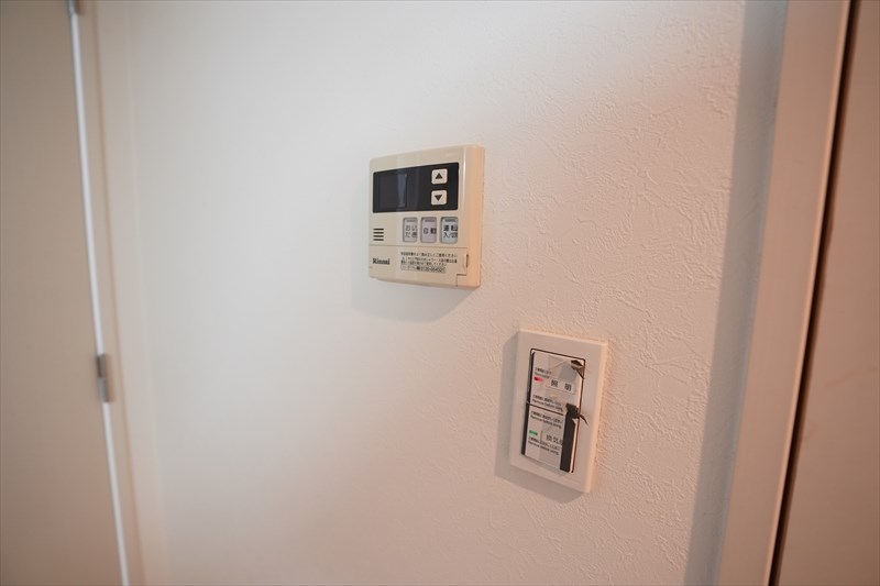 ユニロイヤル西早稲田 湯沸かし器操作パネル