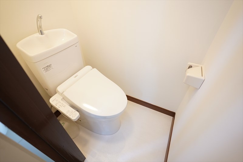 グリーンヴィラ駒沢 ウォシュレット付きのトイレです