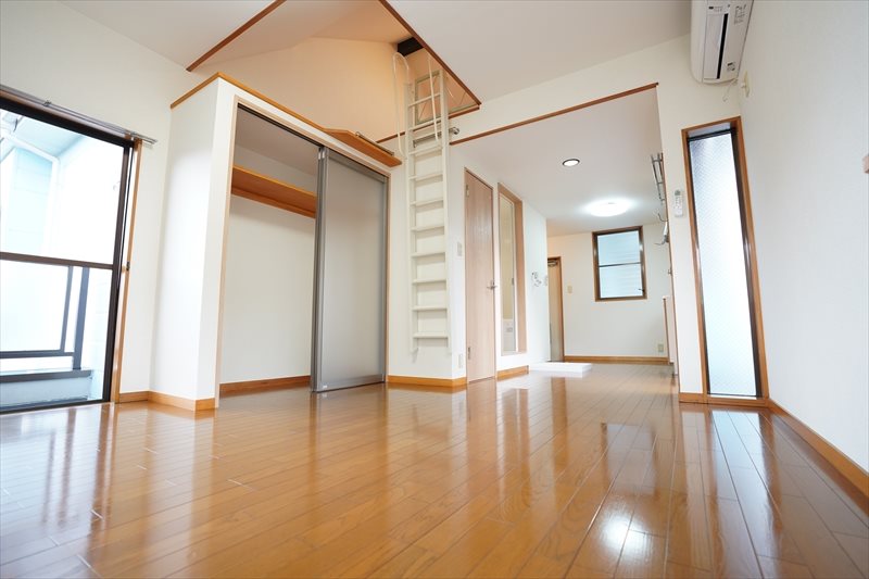 リビングハイムⅠ いかがでしょう！凄く綺麗で広いお部屋 2名入居相談です