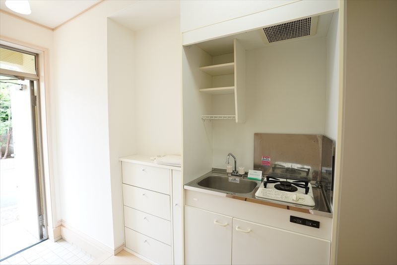 エクリュハウス 廊下にキッチン　お部屋に料理の香りがつかないのがいいね！
