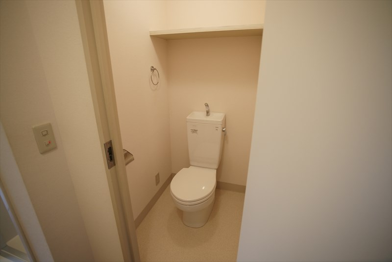 メゾン川本 トイレはこちら！バスとは別ですよ！