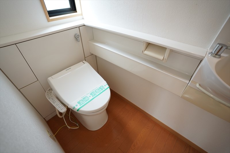 フォレストハウス トイレも広々。ウォシュレット付！