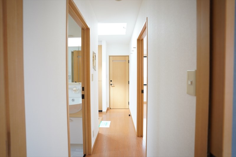 フォレストハウス 水回りは廊下からアクセス、使い勝手の良い間取りです