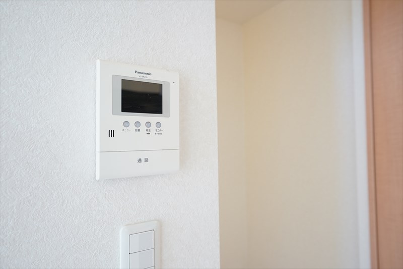 ストリングス新川崎 安心のTVモニター付きインターフォン！