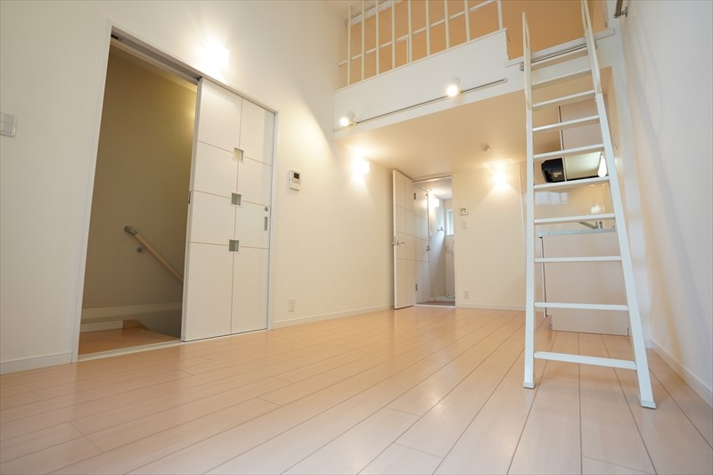 ハイバリー立川 柔らかな色調のお部屋。居心地が良いですよ。