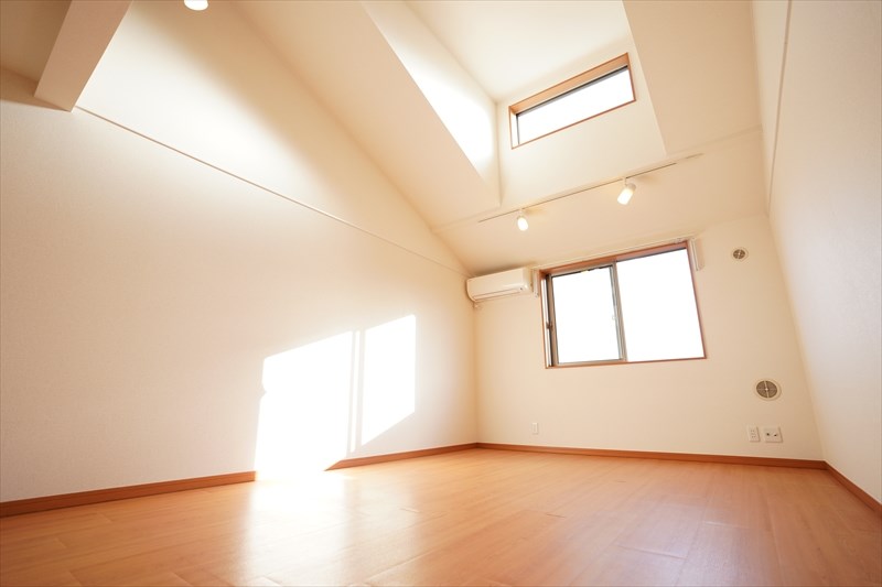 吹抜けのあるお部屋です