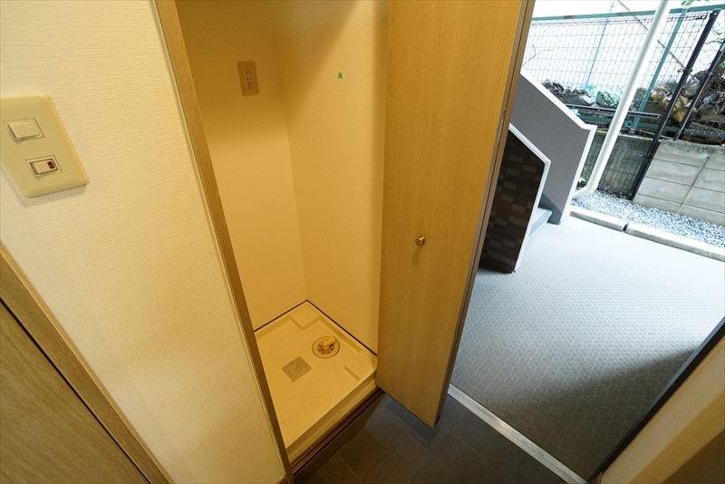 菱和パレス駒沢大学 洗濯機置き場は隠れていてこの位置に。