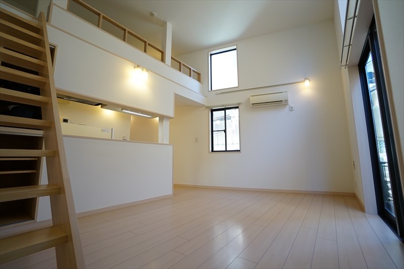 ミカシータ 角部屋で採光窓が多いんです