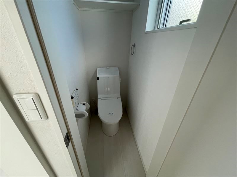 藤沢戸建 トイレも窓付き！