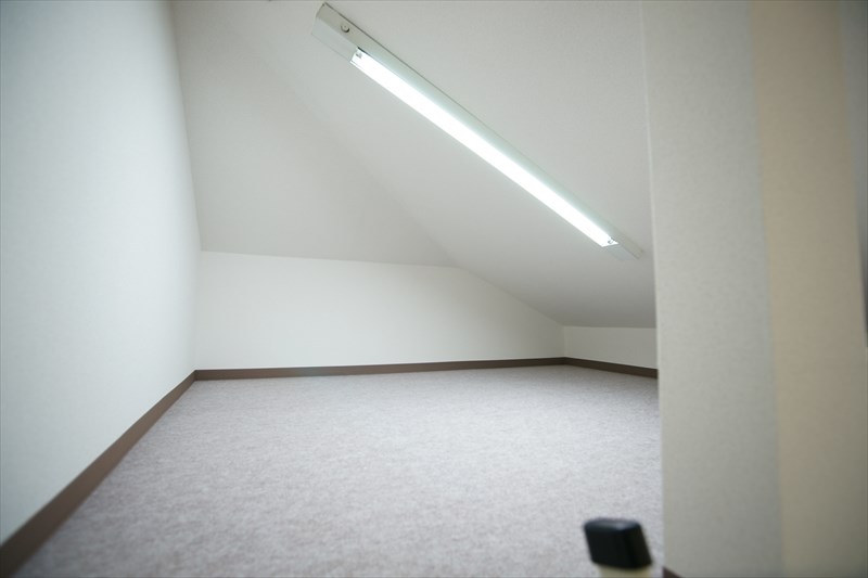 クレスト東が丘 ロフトはこちら　普通に一部屋っぽいでしょ！？
