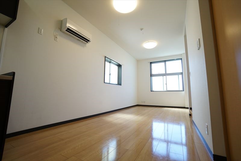 アピチェ洗足 角部屋だから採光窓が多いですね