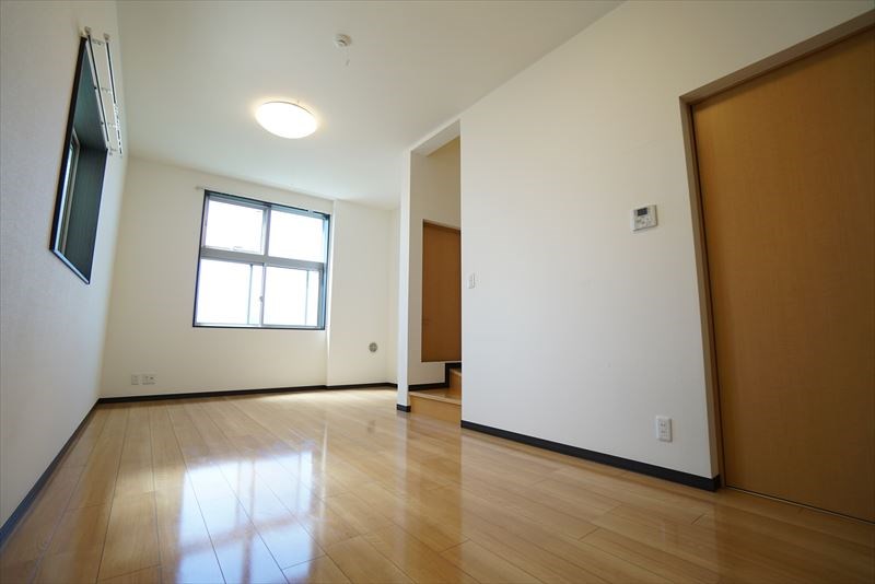 アピチェ洗足 角部屋３面採光の明るいお部屋です。