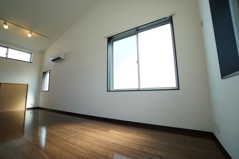 アピチェ洗足 角部屋だから採光窓が多いね