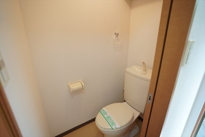 セレニティコート弦巻 トイレスペースも広々と取ってます