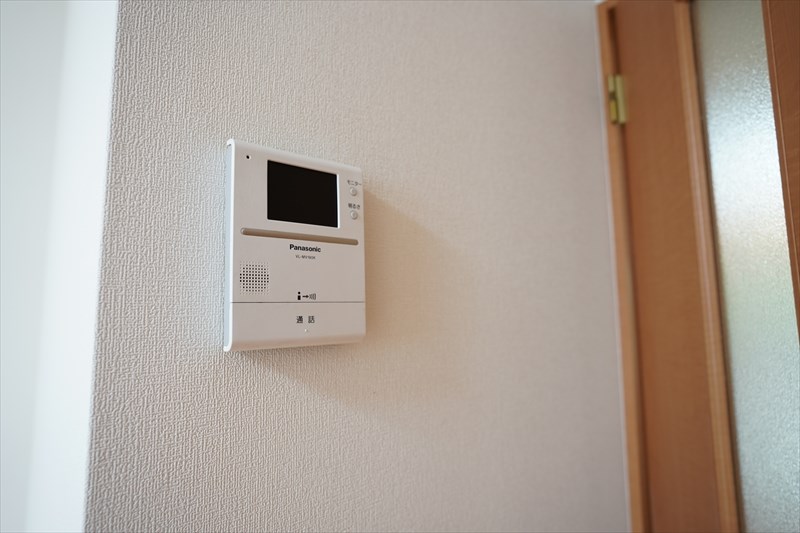 セレニティコート弦巻 安心のTVモニター付きインターフォン