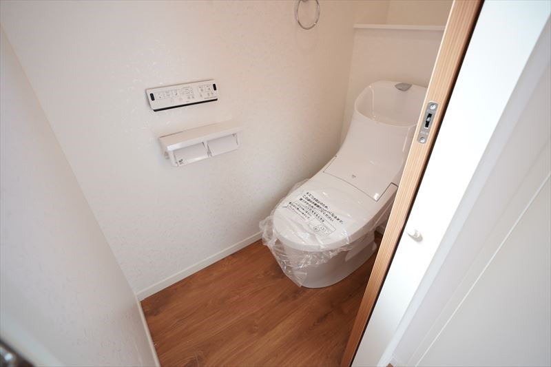 二俣川戸建て   トイレは1階と2階にあります