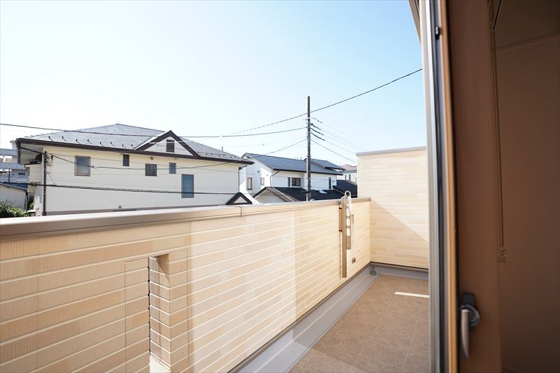 二俣川戸建て   広々バルコニー！洗濯物も良く乾く南向き！