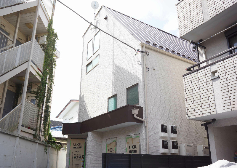 リシェス桜 白を基調とした外観です！