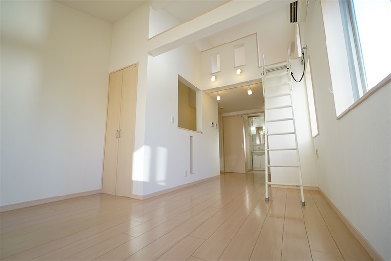 スターフィールド南阿佐ヶ谷 天井の高いお部屋です