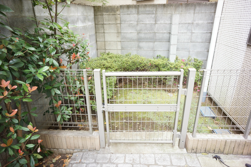 ユーマ ポーチと専用庭あり