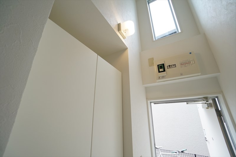アマランタイン三軒茶屋 下駄箱の収納力もあります。