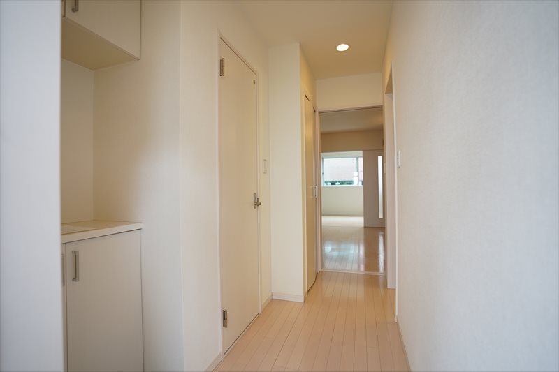 イディアール立石 立派な玄関！廊下のあるお部屋だよ