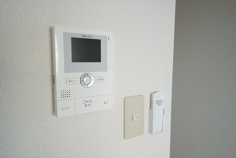リビングハイムⅡ TVモニター付きインターフォンで安心セキュリティ