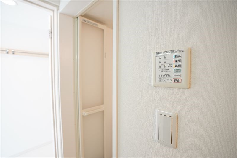 ティーズブルー 梅雨時期でもカラッと乾かすにはコレ！浴室乾燥機です