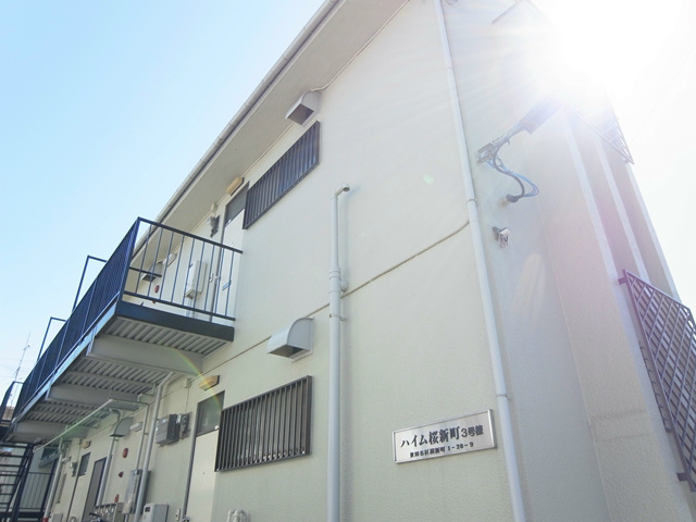閑静な住宅街に佇む白を基調とした物件!