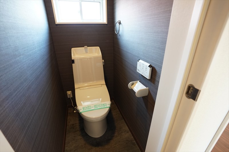 マロン笹塚 窓付きのトイレスぺース
