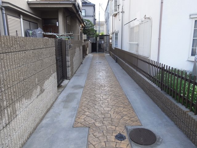 ビータ浜田山 右側にバイク置き場の設定あり