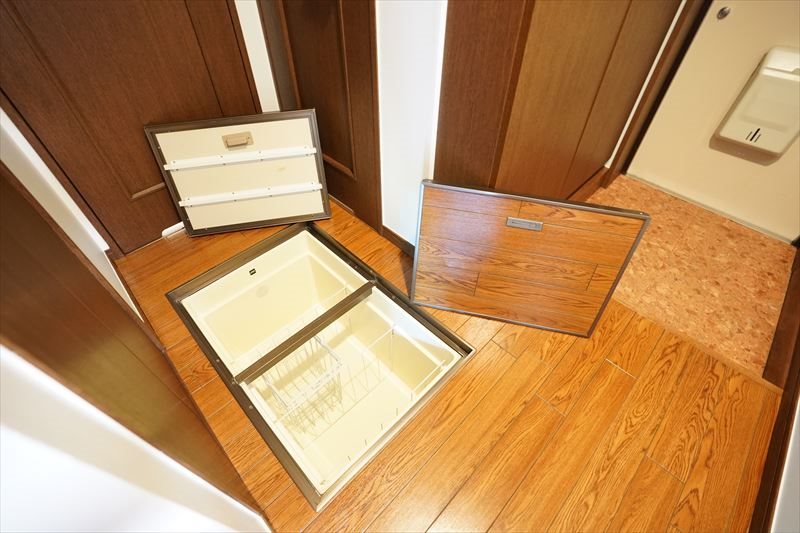 アゼリアガーデン なんと床下収納その2