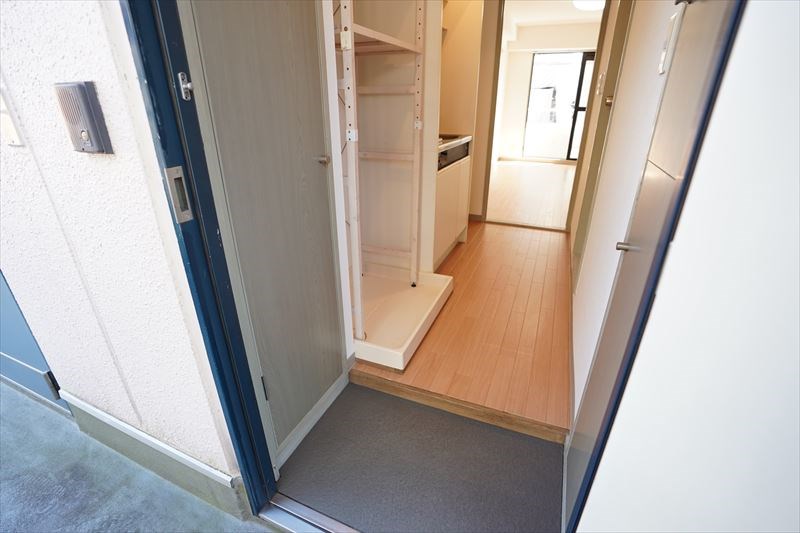 ＳＧハイム 玄関口を入るとキッチンスペースがあります。