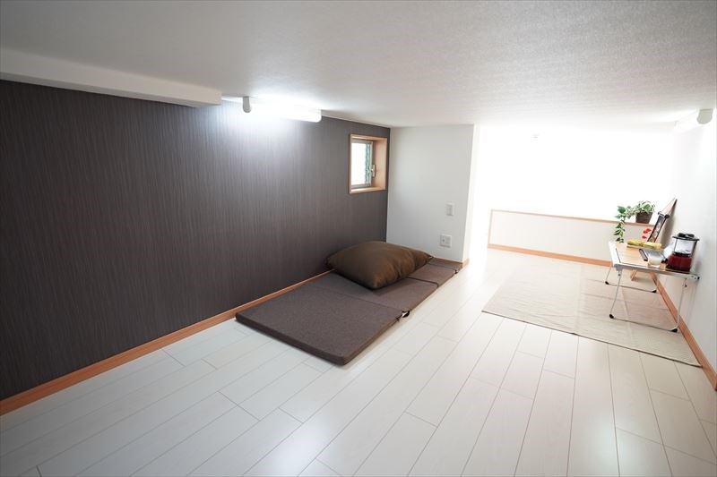 アピチェ洗足 窓や照明もあってお部屋感覚のロフトあり！