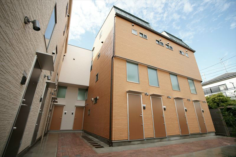 アベティーナ方南町 自転車は裏手の駐輪場に置いてくださいね
