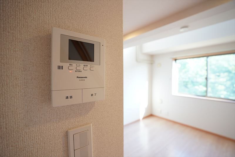 ストリングス桜新町 防犯カメラとTVモニター付きインターフォンで安心だよね！