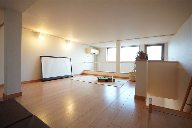 ストリングス桜新町 【モデルルーム】ローベッドやラグを使ってお部屋っぽく使えるロフト！