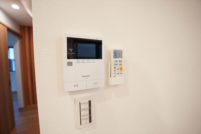 フォンドセンティエロ 安心のTVモニター付きインターフォン