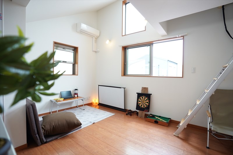 プレスト自由が丘 【モデルルーム】採光窓の多い角部屋だから、明るくて気持ちが良いです！