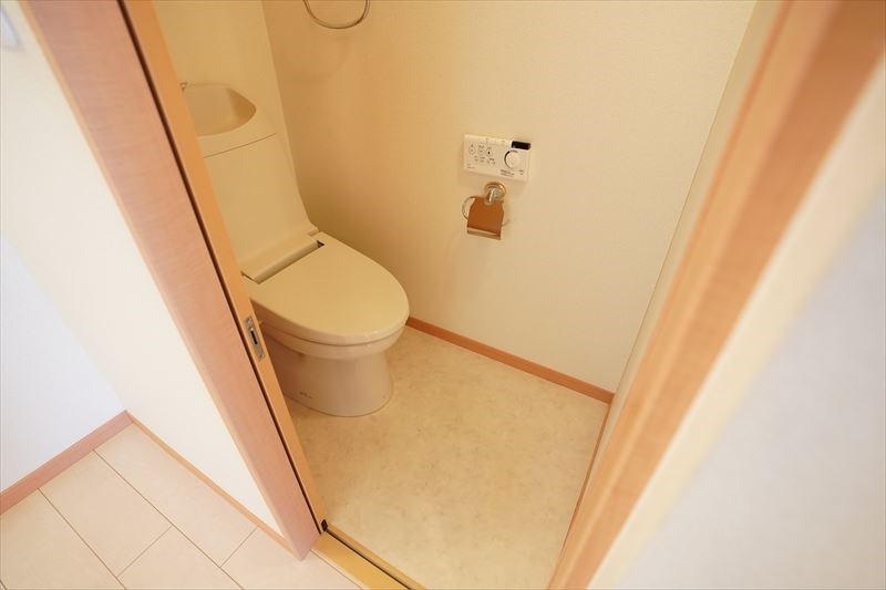 ユーマ トイレにはもちろんついてます、ウォシュレット