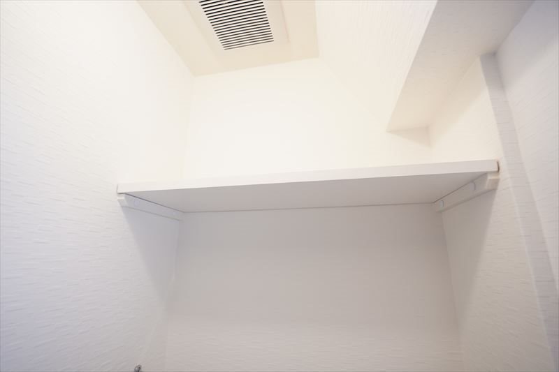 ヴィラコート用賀 トイレ内に棚があるよ！