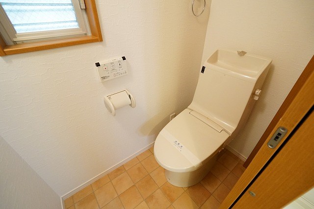 アベティーナ三軒茶屋 ウォシュレット付きのトイレです
