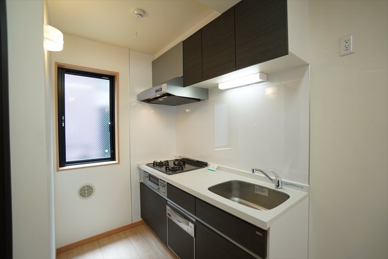 ラカーサ恵比寿 分譲マンションみたいな豪華なガス３口システムキッチン導入しています！