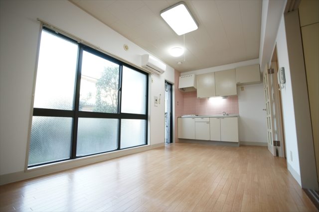 中野坂上駅徒歩７分！１LDKの広々間取り！